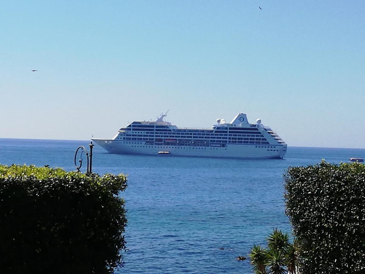 Casa Lungomare Villa Giardini Naxos Eksteriør billede